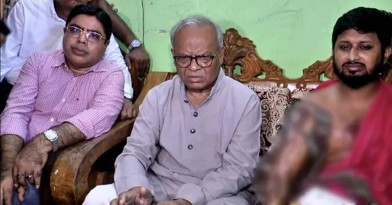 আহত ছাত্রদলের সাবেক নেতাকে দেখতে তার বাড়িতে রুহুল কবির রিজভী